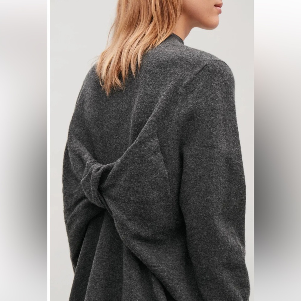 🖤COS BOW BACK CHARCOAL SWEATER S M